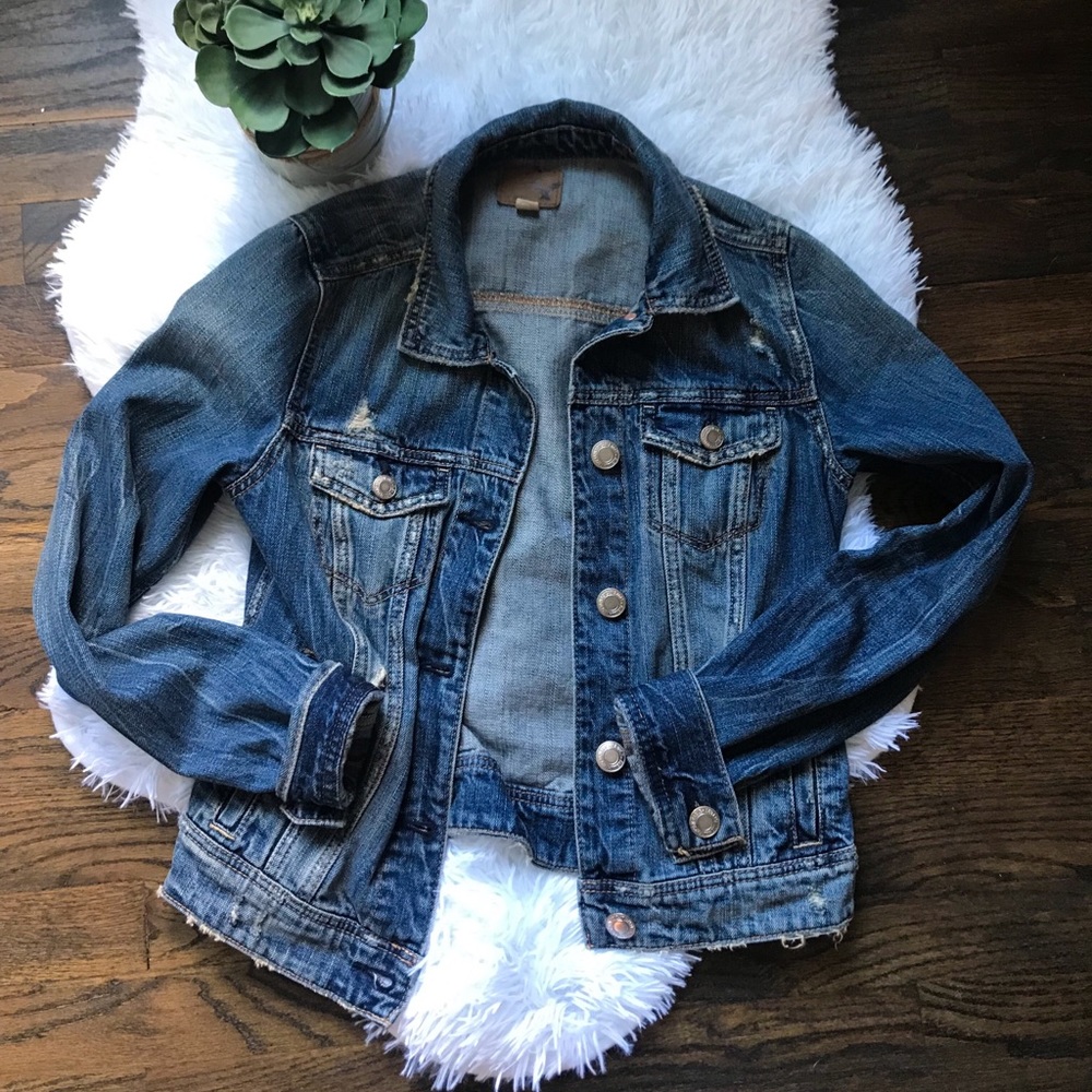 American Eagle Medium Wash Jean Jacket
